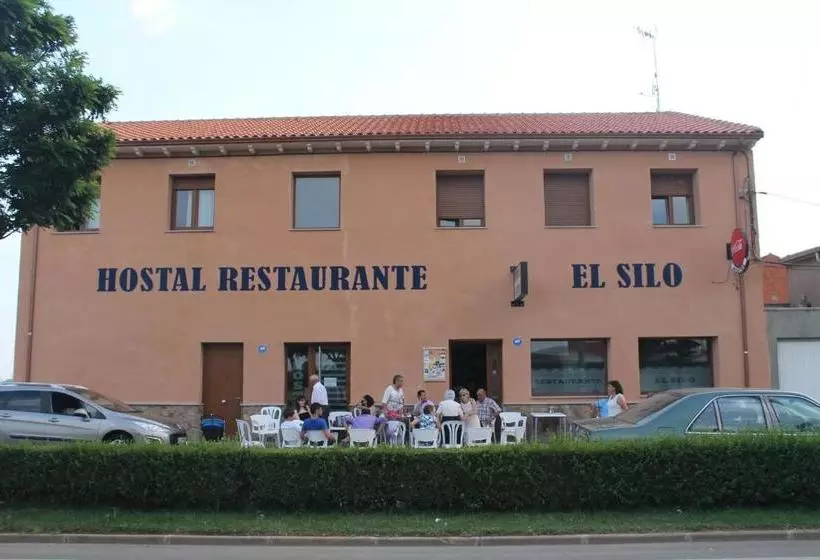 پانسیون Hostal Restaurante El Silo