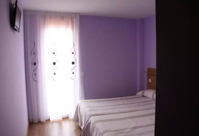 پانسیون Hostal Restaurante El Silo