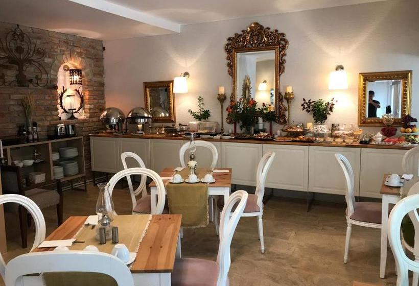 ペンション Maris Vama Veche