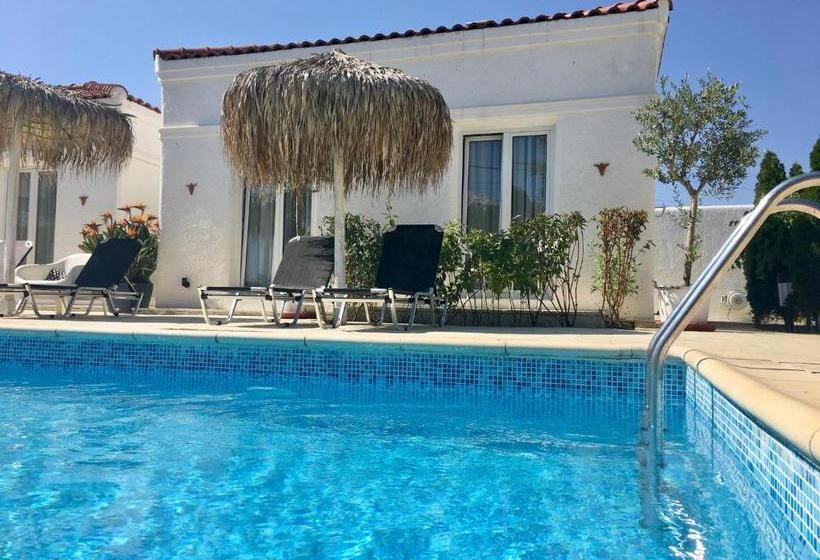 ペンション Maris Vama Veche