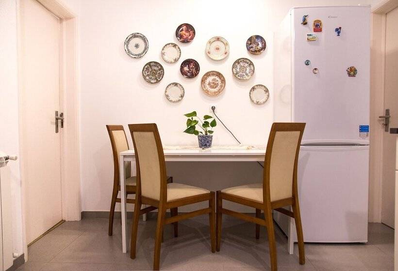 ペンション Petunia Guest House