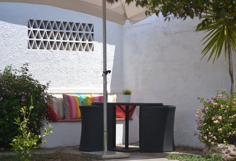 ペンション Petunia Guest House