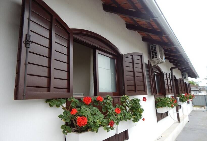 پانسیون Pousada Oma Helga