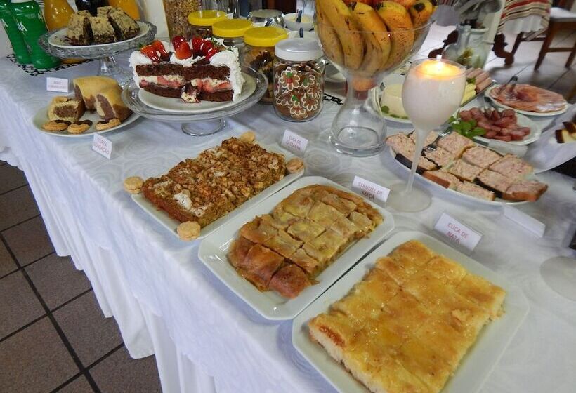 پانسیون Pousada Oma Helga