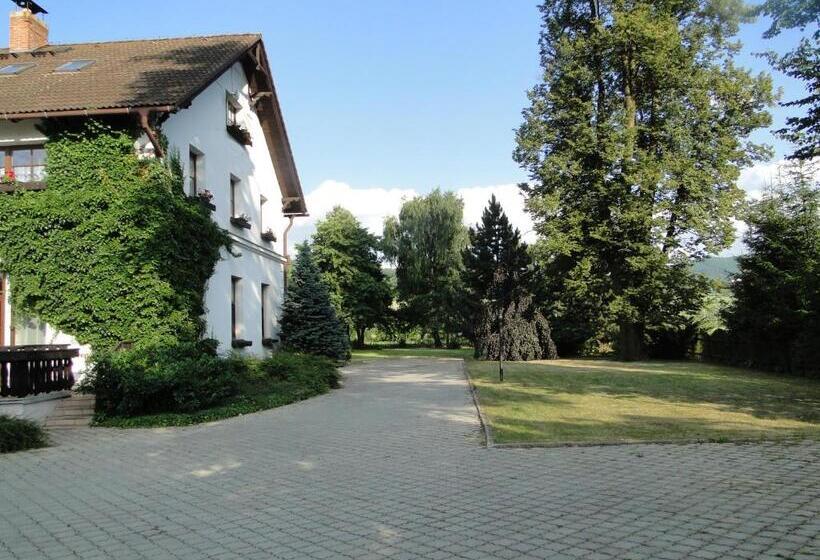 بنسيون Villa žerotín Penzion Bed & Breakfast