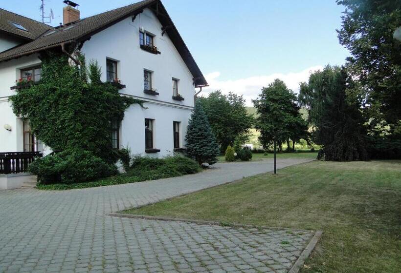 بنسيون Villa žerotín Penzion Bed & Breakfast