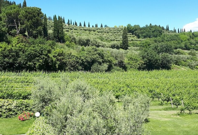 هتل Agriturismo La Rocca