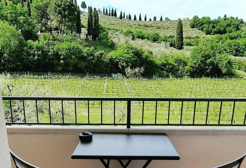 هتل Agriturismo La Rocca