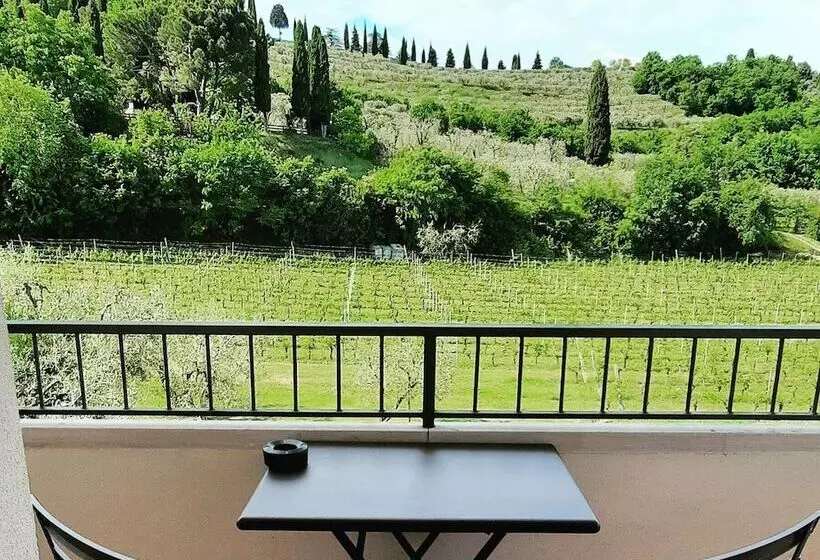 ホテル Agriturismo La Rocca