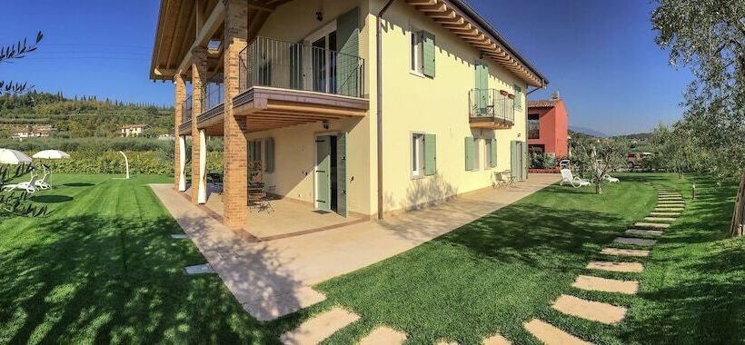 هتل Agriturismo La Rocca