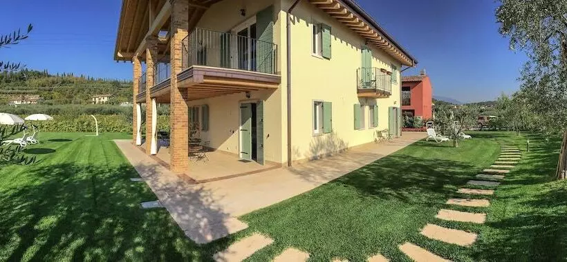 ホテル Agriturismo La Rocca