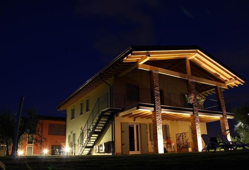 هتل Agriturismo La Rocca