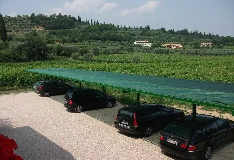 ホテル Agriturismo La Rocca