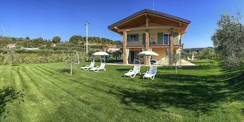 ホテル Agriturismo La Rocca