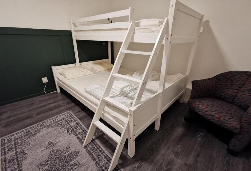 Pansiyon Abisko Guesthouse & Activities