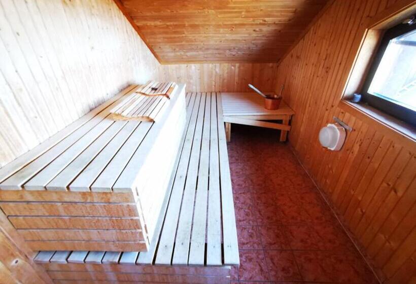 Pansiyon Abisko Guesthouse & Activities