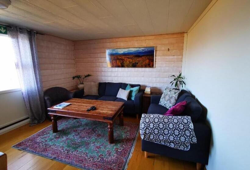 Pansiyon Abisko Guesthouse & Activities