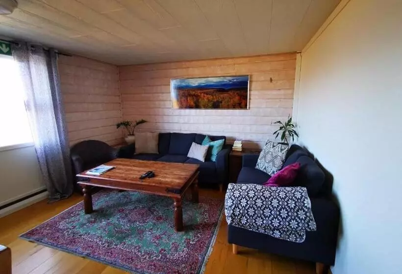 Majatalo Abisko Guesthouse & Activities