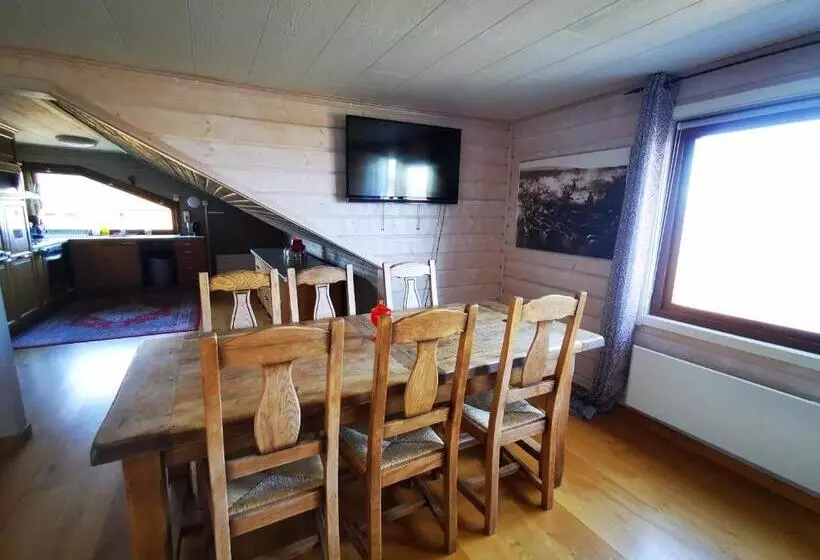 Majatalo Abisko Guesthouse & Activities