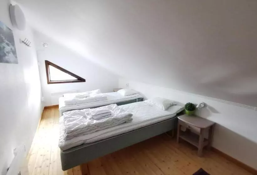 Majatalo Abisko Guesthouse & Activities