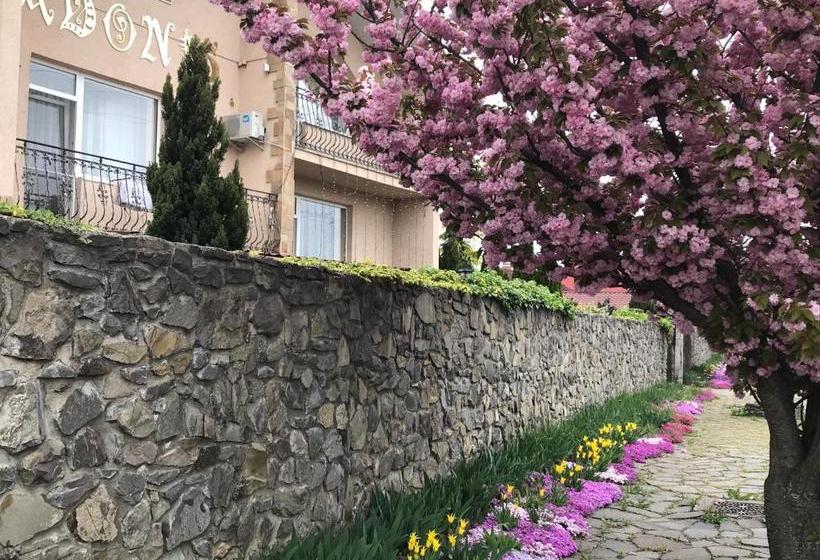 پانسیون Adonis