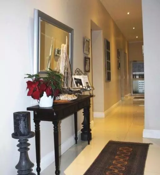 Majatalo Kowie River Guest House