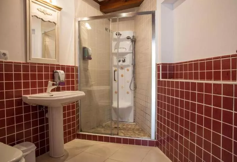 ペンション Trisileja En Posada La Busta