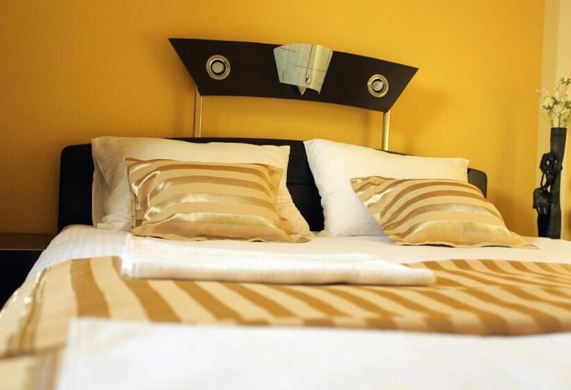 پانسیون Villa Atina