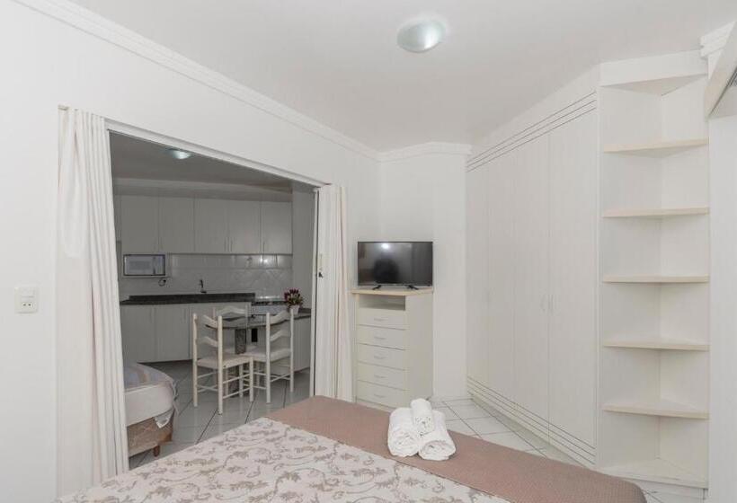 בית מלון כפרי Bombinhas Tourist Apart