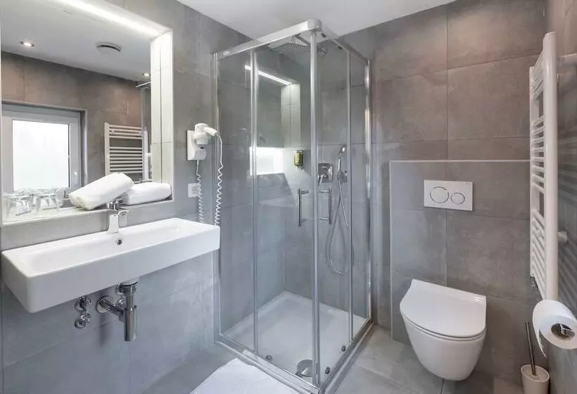 پانسیون Garni Hotel Cirman