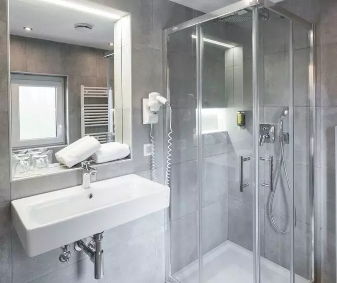 پانسیون Garni Hotel Cirman