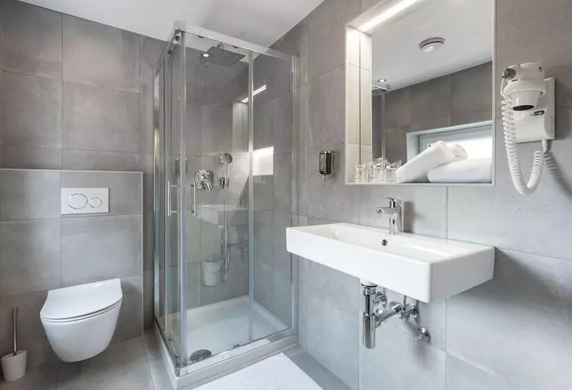 پانسیون Garni Hotel Cirman