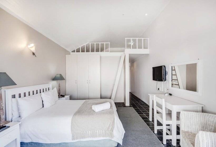 פנסיון First Avenue Guesthouse