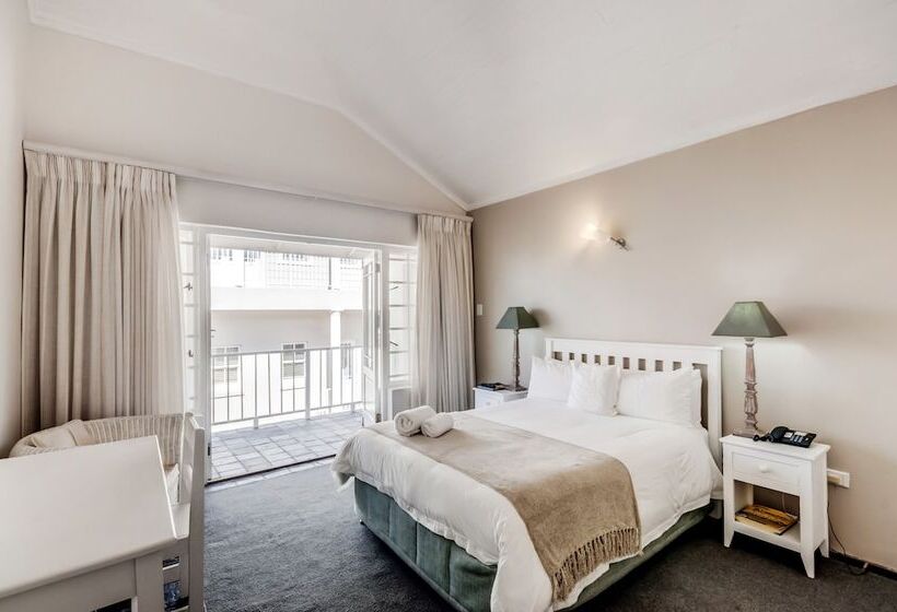 פנסיון First Avenue Guesthouse