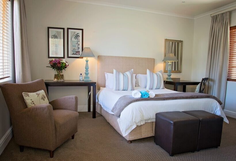 פנסיון First Avenue Guesthouse