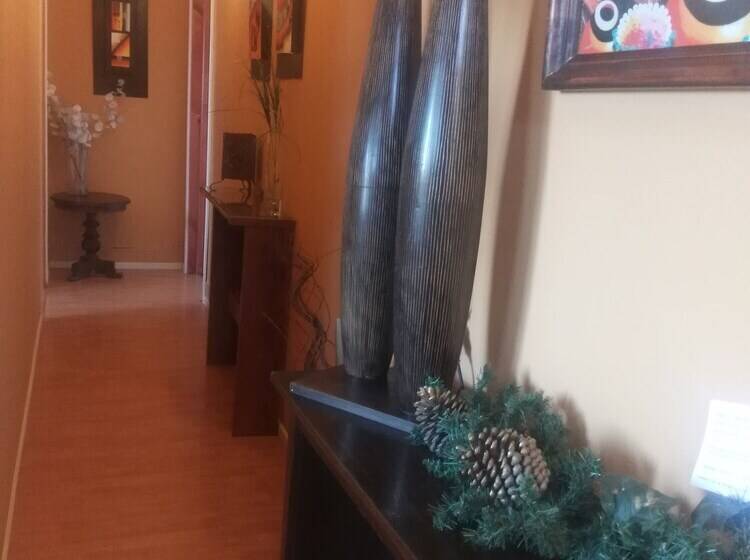 پانسیون Hostal Del Aguila