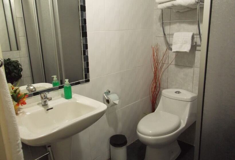 پانسیون Hostal Del Aguila