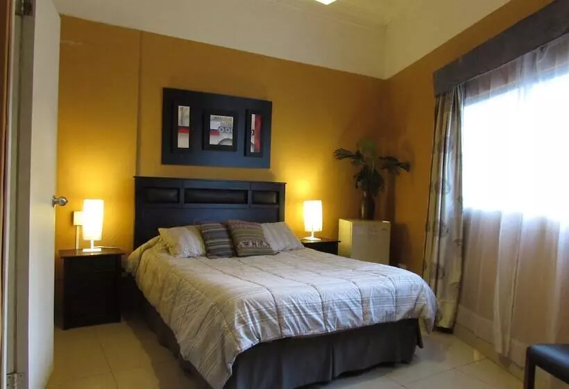 ペンション Hostal Del Aguila