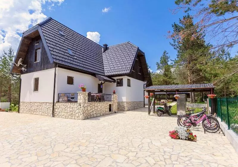 Hotelli House Zeljko