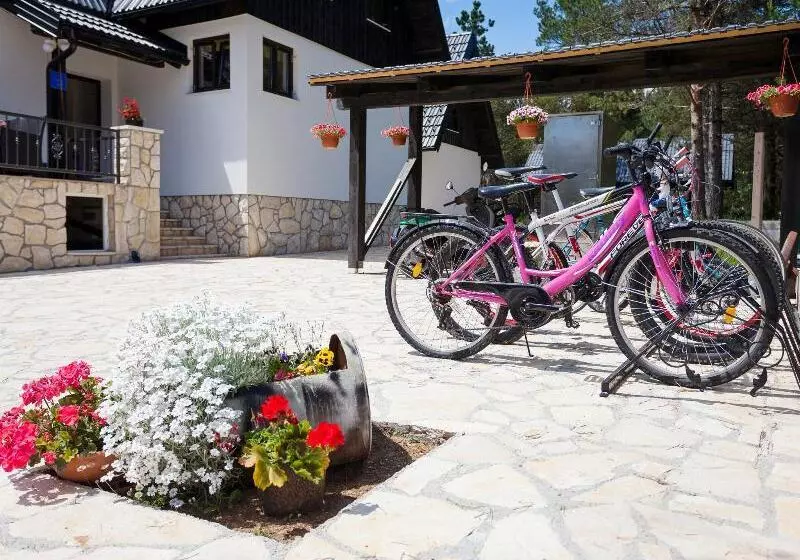 Hotelli House Zeljko