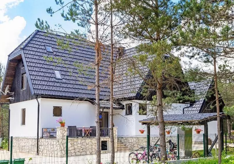 Hotelli House Zeljko