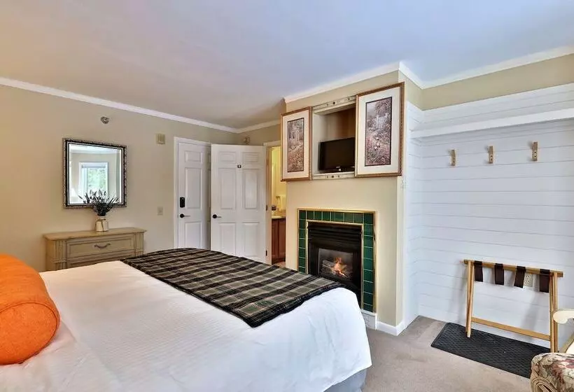 Hotelli The Birch Ridge: European Room #8   King Suite In Killington, Vermont. Hot Tub. 1 Bedroom Home