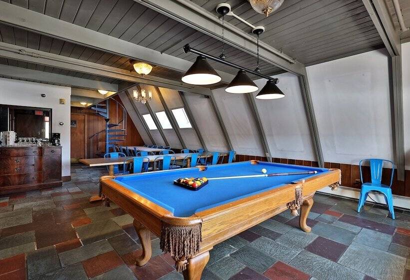 호텔 The Birch Ridge: European Room #8   King Suite In Killington, Vermont. Hot Tub. 1 Bedroom Home