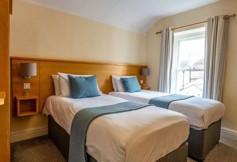 Majatalo Castle Court