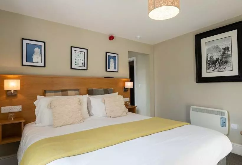 Majatalo Castle Court