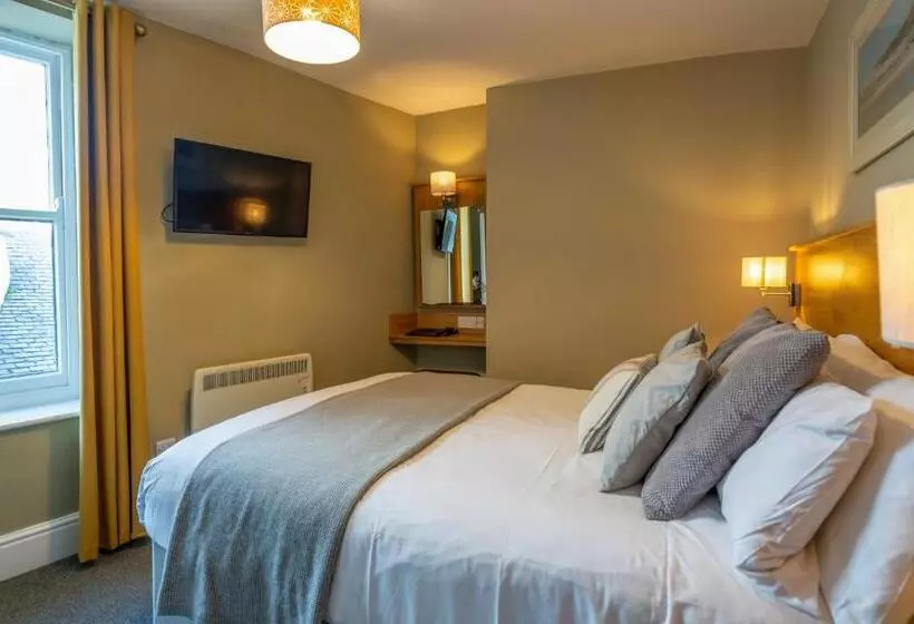 Majatalo Castle Court