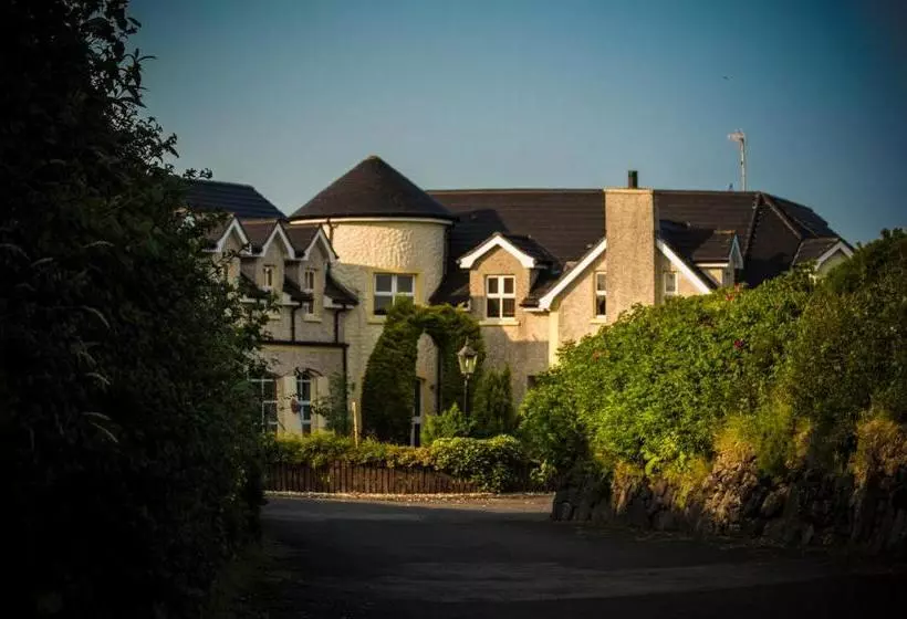 Majatalo Crockatinney Guest House