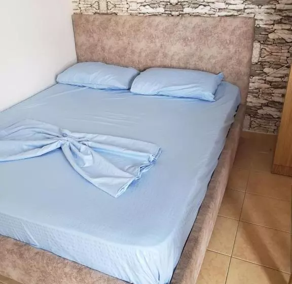 Pensió Rozafa Velipoje
