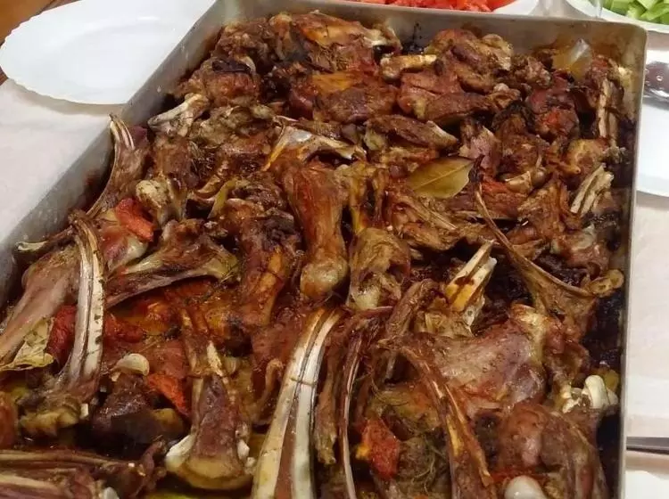 Pensió Rozafa Velipoje