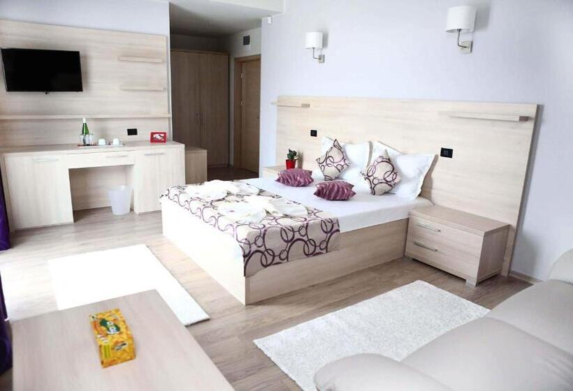 פנסיון Kharisma